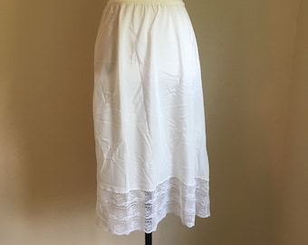 Barbizon Half Slip Medium Length 27  White Lacy Hem Vintage Apparel ..