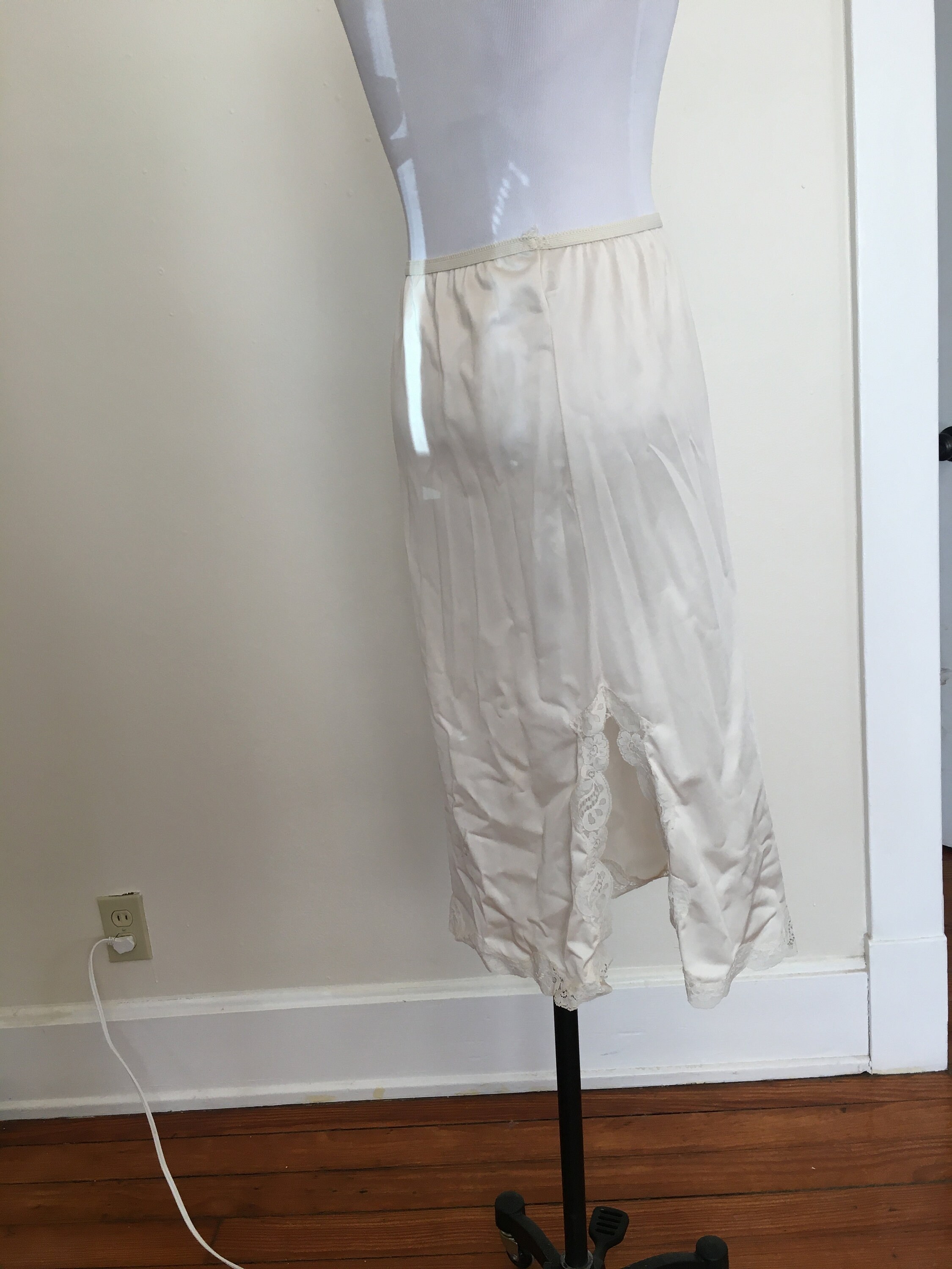 Half Slip S 28 W/kick Lace Komar Made in the USA . . - Etsy Canada