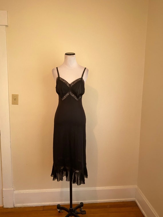Size 32 Accordion Pleat Vanity Fair Black Full Sli