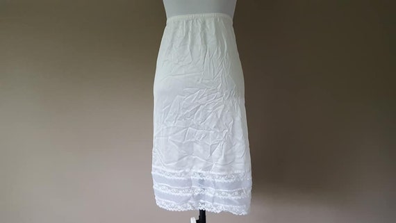 Half Slip Waist 26 28  Large White Nylon Skirt Sl… - image 1