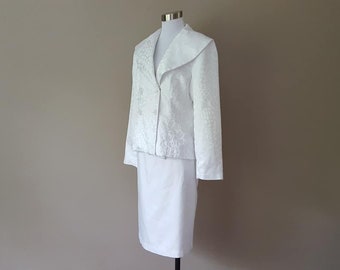 White Suit Size 12 J. Rose Suit  Jacket & Skirt  Back Zipper Long Sleeves  Lined Medium