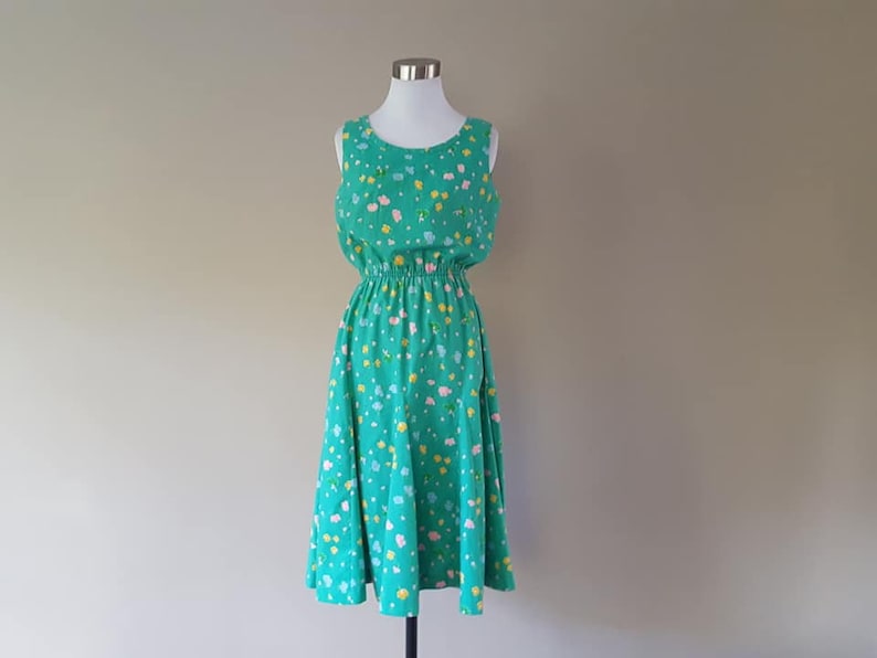 Dress Size 10 Serbin Designed by Muriel Ryan Green Floral Pattern Flared Skirt Scoop Neck Back Zipper Flattering Fit Vintage Apparel