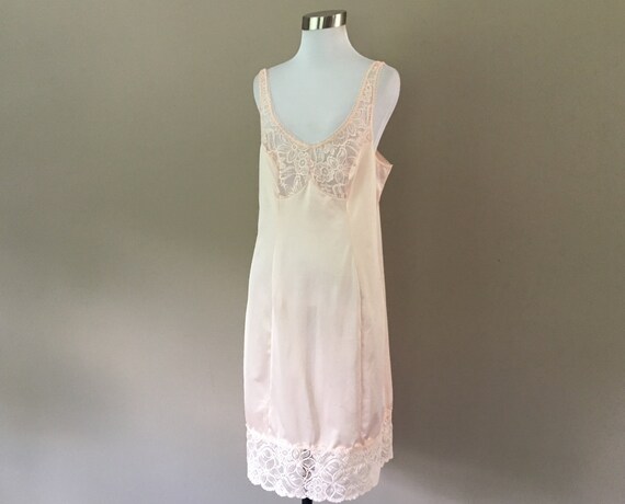 Full Slip Size 36 Bali Peachy Pink Lacy Bust and … - image 7