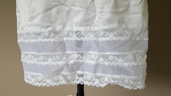 Half Slip Waist 26 28  Large White Nylon Skirt Sl… - image 4