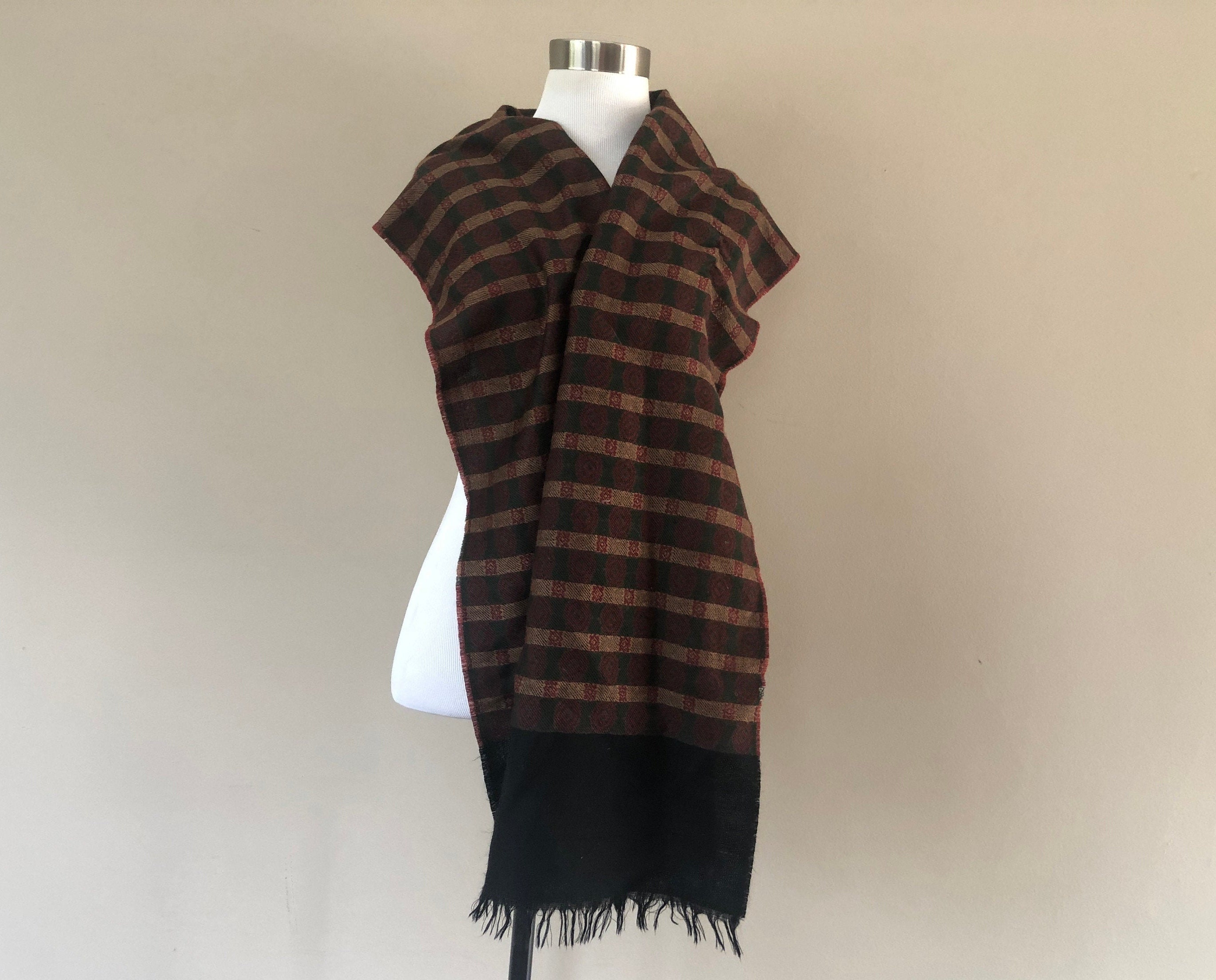 Scarf Geometric Print WOOL 76 x 13 Inches Fringed Red Green Gold Black Abstract Oblong Head Neck Cover Face Mask Vintage