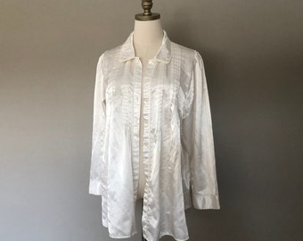 Sleep Shirt Large  Miss Elaine Eggshell White Embroidered Smocked Lace Trim Button Front Long Sleeve Pajama Top Vintage Lingerie