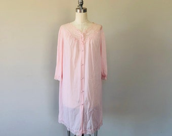 Robe Size 38 Medium Vanity Fair Pink Nylon Button Front Covered Buttons Lacy V Neck Vintage Lingerie