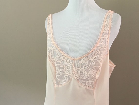 Full Slip Size 36 Bali Peachy Pink Lacy Bust and … - image 4