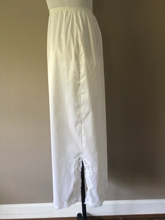 Medium 37" Long Antron Nylon Vintage Half Slip by… - image 3