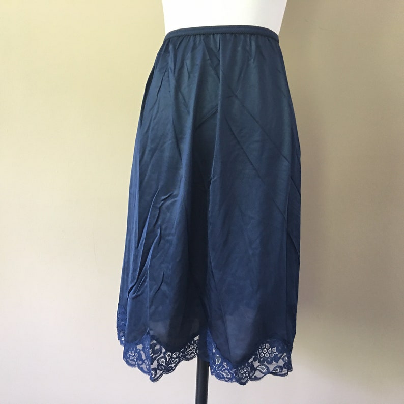 navy blue waist slip