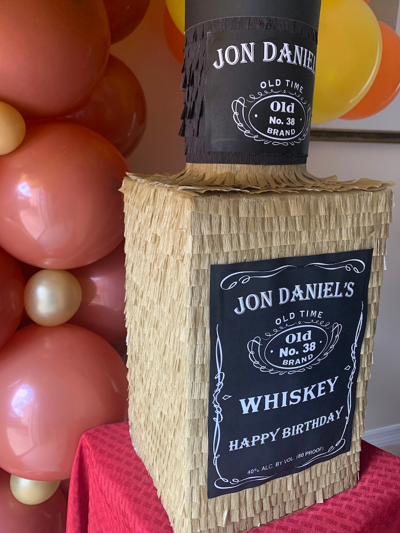 Custom Whiskey Bottle Piñata – 21st Birthday Party Decor, Adult Birthday, Bar Theme Party, Personalized Gift (Piñata Only) Bild 10