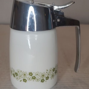 Corelle corning Crazy Daisy Spring Blossom syrup dispenser milk pitcher creamer green gemco 930 12 oz dripout flowers