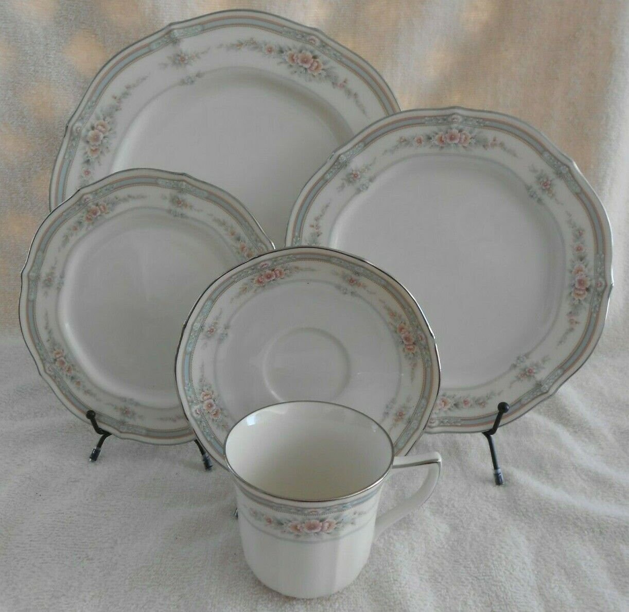 20 Pc NORITAKE Rothschild Dinnerware 7293 Dinner Plate Salad Bread Cup