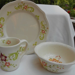 11 pc Better Homes & Gardens dinnerware Citrus Blossom dinner plates soup bowls mugs orange pink flowers