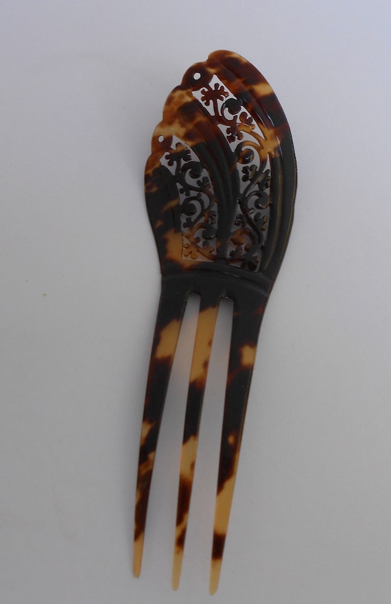 Vintage Faux Tortoise Shell Carved Filigree Hair Comb Celluloid Mantilla Vintage Spanish Peineta Mantilla Hair Comb – Faux  main image 2