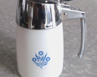 Dispensador de jarabe Corelle Corning azul aciano, jarra para leche y crema 930 de 12 oz con boquilla antigoteo