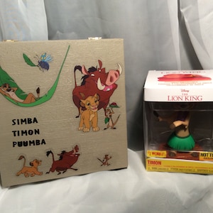 Disney The Lion King Large Keepsake/Treasure/Jewelry Box Simba, Pumbaa, Timon Wobblehead Figure and Free Gift Hakuna Matata African Design