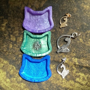 Cat Jewelry Lot Resin Cat Head Trays with 3 Cat Necklace Charms Cat Jewelry Tray Trinket Tray Ring Dish Handmade