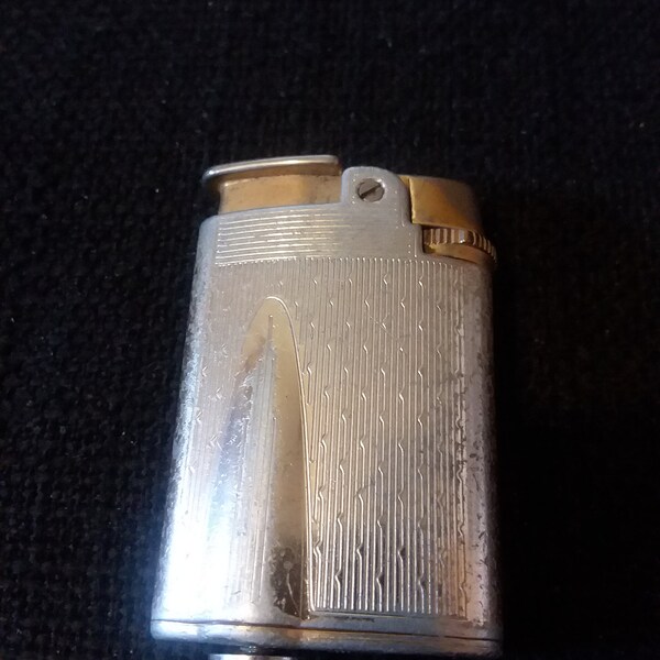 Vintage Ronson Varaflame Starfire Pocket Lighter Collectible Tobacciana