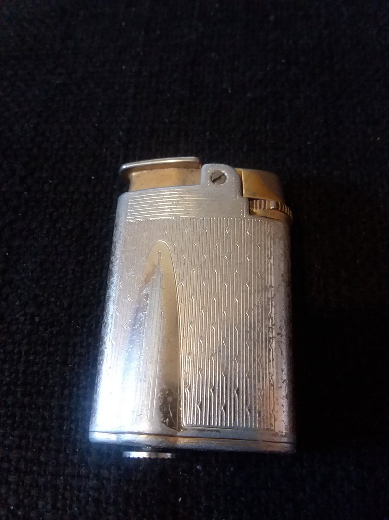 Vintage Ronson Varaflame Starfire Pocket Lighter Collectible Tobacciana
