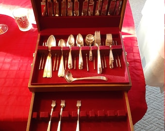 Vintage Silverplate Flatware Set 98 Pieces Tarnish Proof Case Community Plate Fine Dining Fancy Service