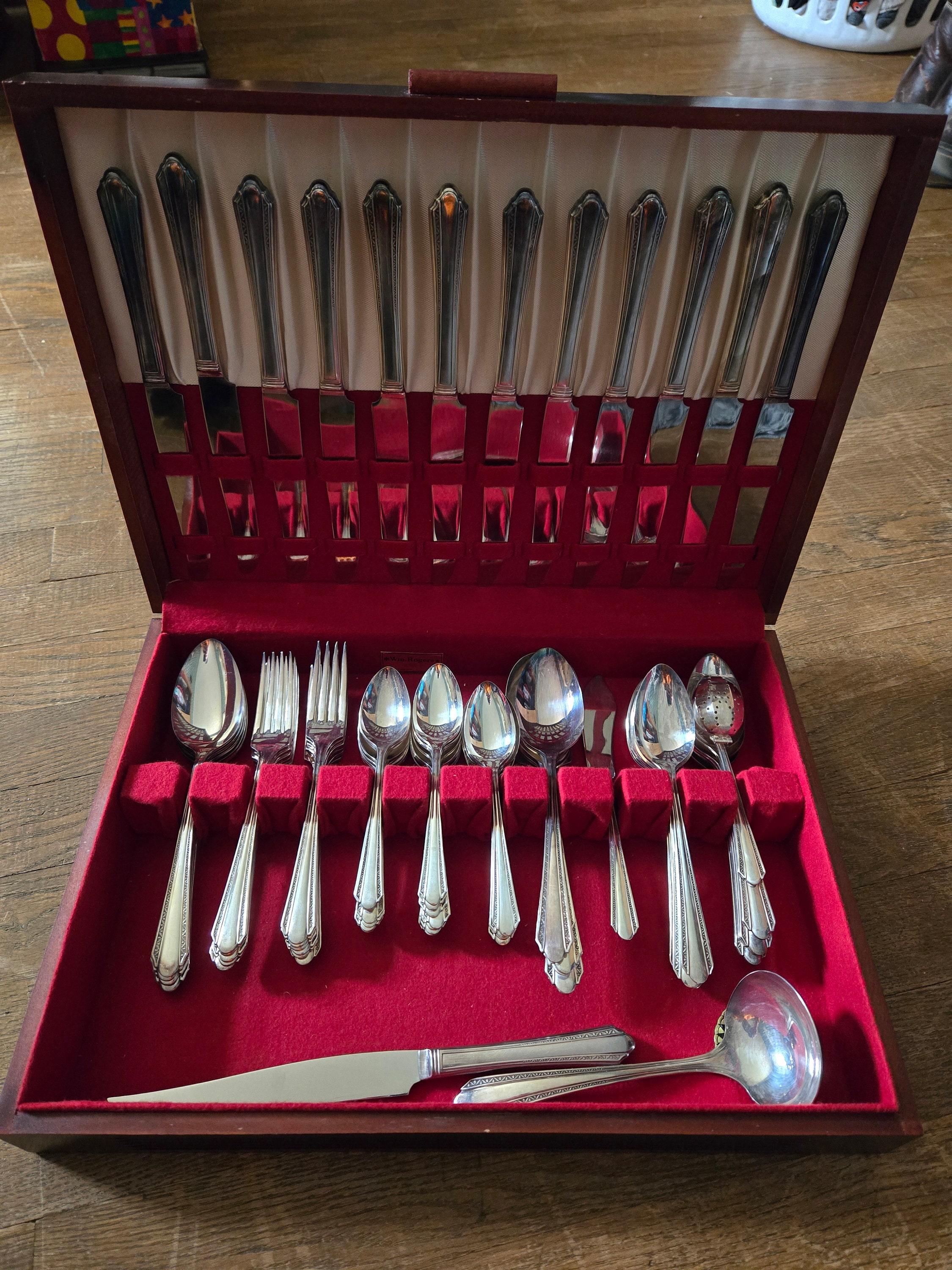 Vintage WM A Rogers A1 Plus 69 Piece Silverware Set Flatware
