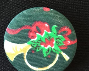 Christmas Brooch gift tag Secret Santa Kris Kringle Button Badge Pin