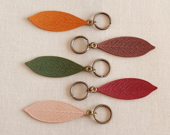Leather Leaf Keychain, branding, embossing, Japanese leather, vegetable tanned leather, hand-branded