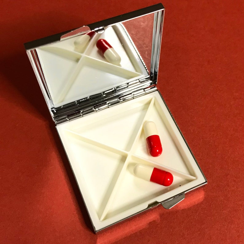 Gift for Grandpa Grandma Large Pill Container for Handbag Green Leaf Pocket Pill Box