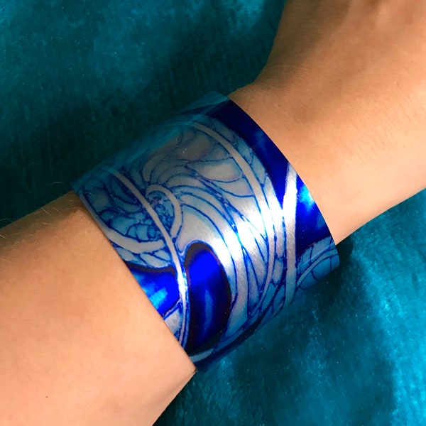 Shells Cuff Bangle - Nautilus Bracelet in Blue & White Swirls - Lightweight Metal Nautical Jewelry - Women's Beach Jewellery - Birthday Gift