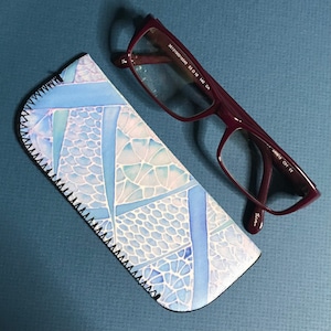 Blass blau Slip auf Brille Fall - fließendes Wasser abstrakte weich waschbare StoffBeutel - gepolsterte Schutz-Lesebrille Cover Geschenk