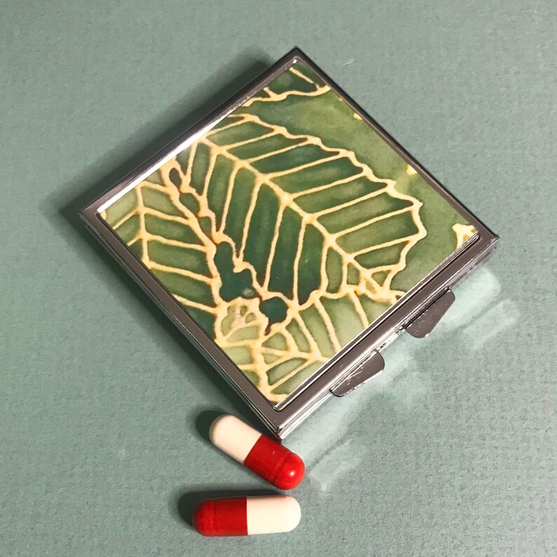 Gift for Grandpa Grandma Large Pill Container for Handbag Green Leaf Pocket Pill Box