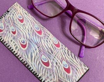 Peacock Feathers Soft Fabric Glasses Case - Slip On Spectacles Case in Blue Purple Red- Protective Glasses Pouch - Small Pocket Glasses Case