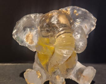 Handmade Resin Elephant Figurine: Customizable Colors, Flowers, Gold Leaf Accent