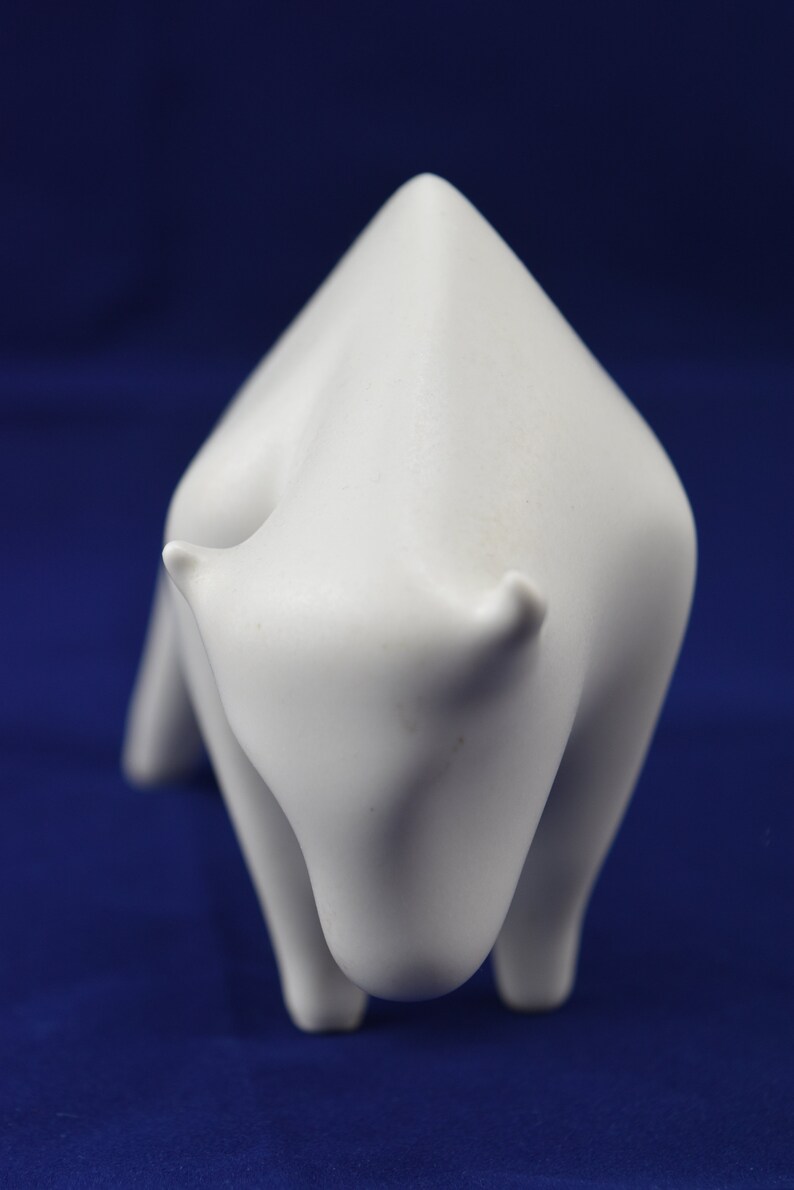 Sgrafo modern bull porcelain figurine sculpture porcelain figurine Porcelain Bull Design Peter M\u00fcller MCM op art