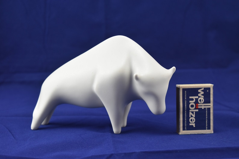 Sgrafo modern bull porcelain figurine sculpture porcelain figurine Porcelain Bull Design Peter M\u00fcller MCM op art