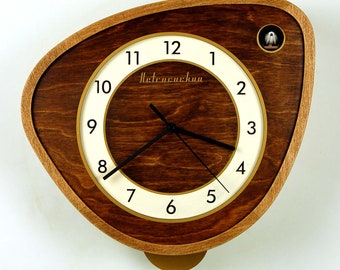 Retro-style cuckoo clock with pendulum,tinted birch