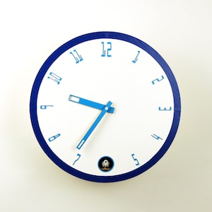 Round cuckoo clock, in different colors