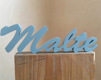 Malte - lackierter Schriftzug aus Holz / Holzschriftzug / individuell gestalten