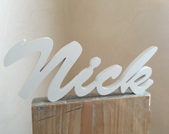 Nick - lackierter Schriftzug aus Holz / Holzschriftzug / individuell gestalten