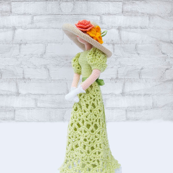 Cloth doll, Crocheted Rag doll, Amigurumi Art doll in Green, Gift idea for girl and mom, OOAK amigurumi doll