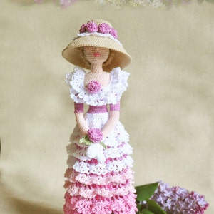 Bambola di stoffa, bambola di pezza, bambola amigurumi all&#39;uncinetto, bambola d&#39;arte Rose Lady, idea regalo per ragazza e mamma, bambola amigurumi ooak