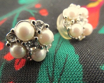 Vintage pearl earrings pearl stud earrings diamante rhinestone silver tone stud vintage 80s bridal gift.