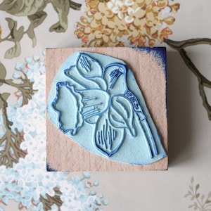 Vignette caoutchouc sur tampon bois français FLEUR JONQUILLE pour scrapbooking, arts textiles, broderie, 3674