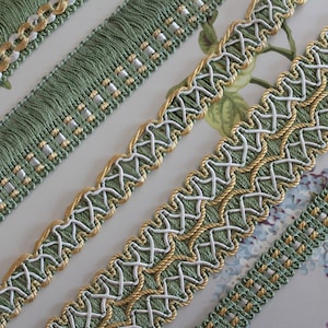 Galon passementerie vert, jaune et ivoire, bordure d'abat jour,ornement rideau,galon vert clair à franges,passementerie française,2429