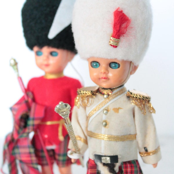 2 miniature collectable dolls, UK guards, Prince of Wales, welsh guards