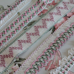 Galon passementerie, galon ameublement, Passementerie, galon vintage ivoire,rose et vert, bordure d'abat jour,galon blanc à franges,2415