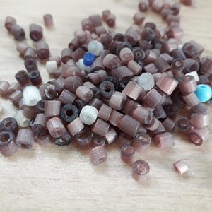 100 antike venezianische Glasperlen in mehreren Farben, 3/4 mm unregelmäßige Perlen, 1372