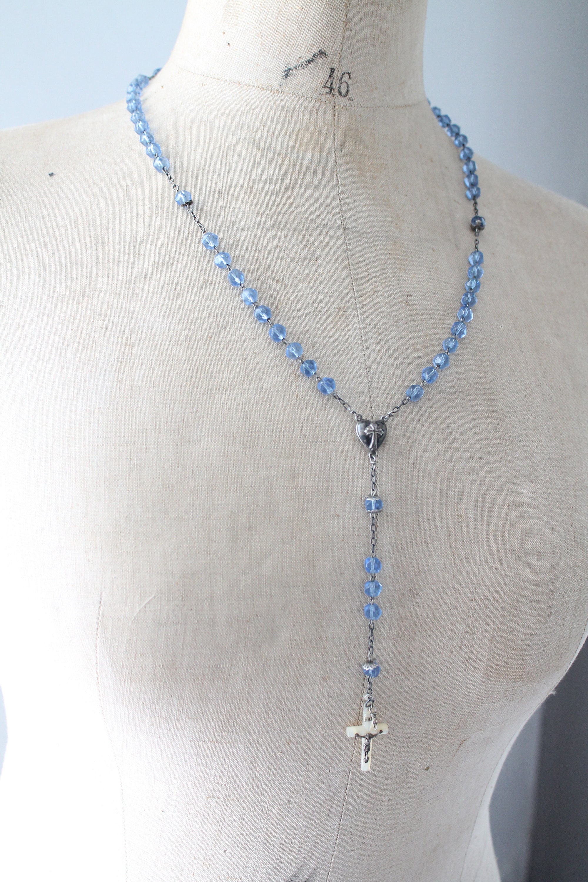 Chapelet Français Ancien Perles à Facettes Bleues et Croix de Nacre, 3587