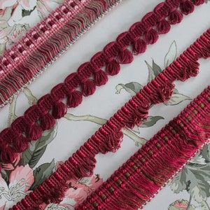 Galon ameublement rouge, Garniture bordeaux, bordure d'abat jour, passementerie française, lézarde bordeaux,galon à bouclettes bordeaux,2449